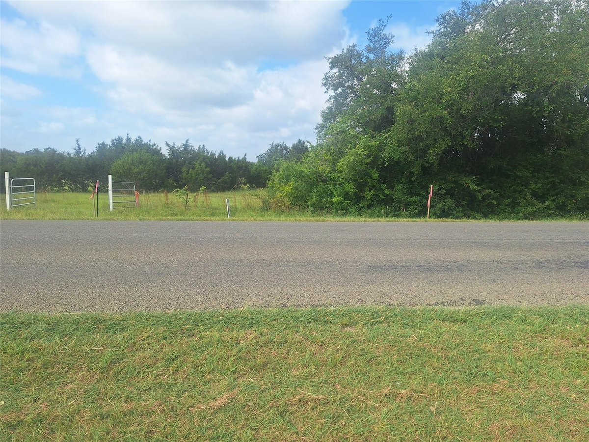 View 1483 County Road 281 in JENKS, J. SUR., 1483 County Road 281 - front exterior - Luxury lot in JENKS, J. SUR.,, Leander, TX