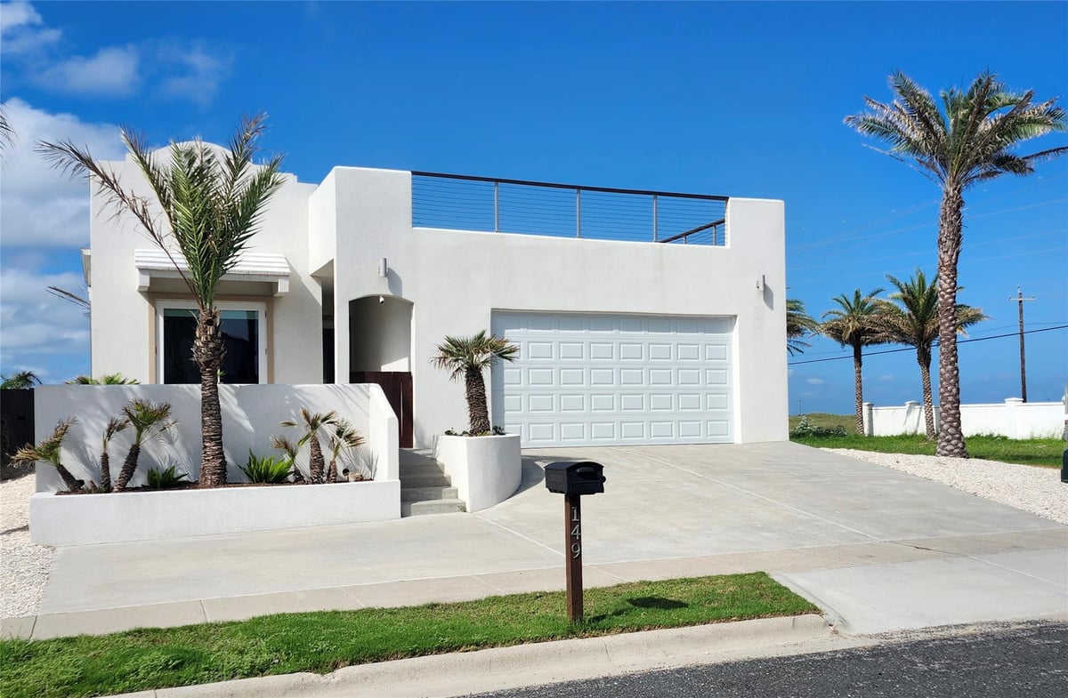 149 Porto Villageo Dr - front exterior - Luxury home in PORTO VILLAGEO, Port Aransas, TX