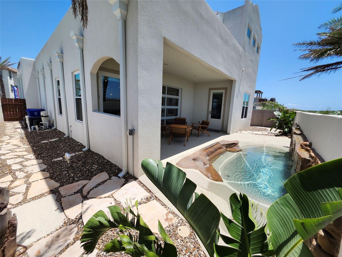 Living area at 149 Porto Villageo Dr - 4 bed 3 bath home