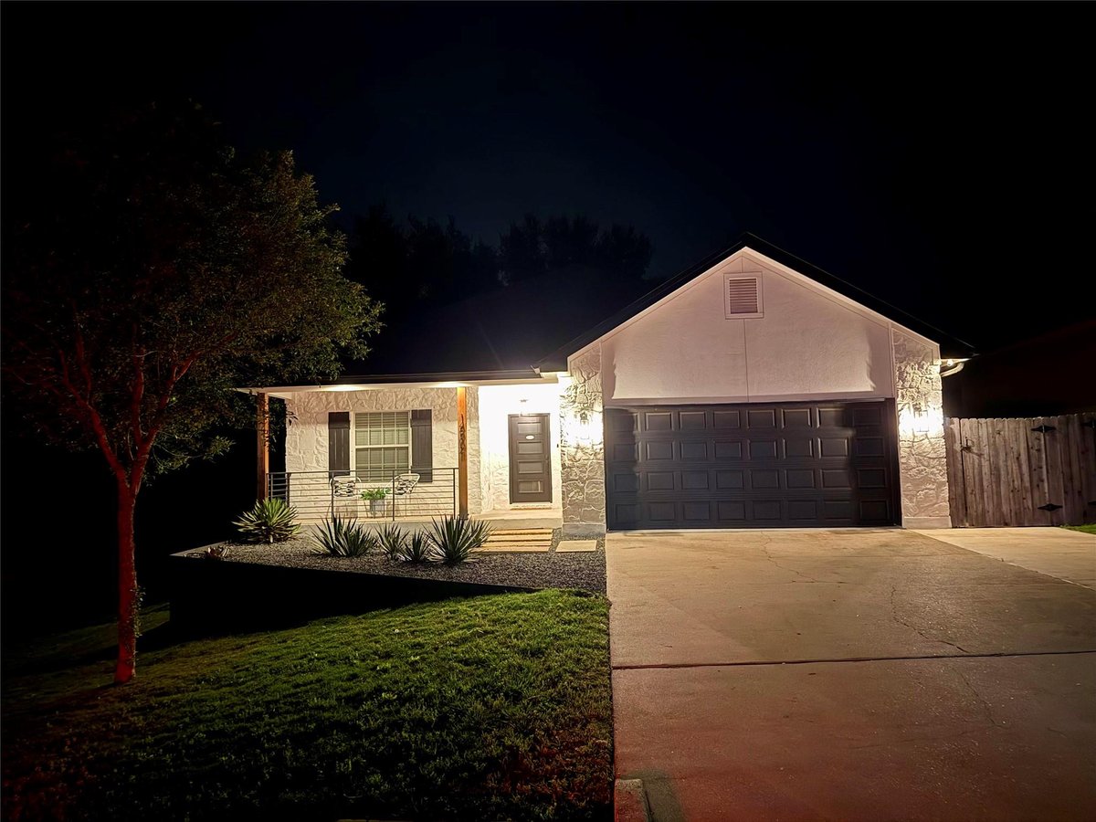 Primary bedroom at 14902 Longbranch Dr - 3 bed 2 bath home