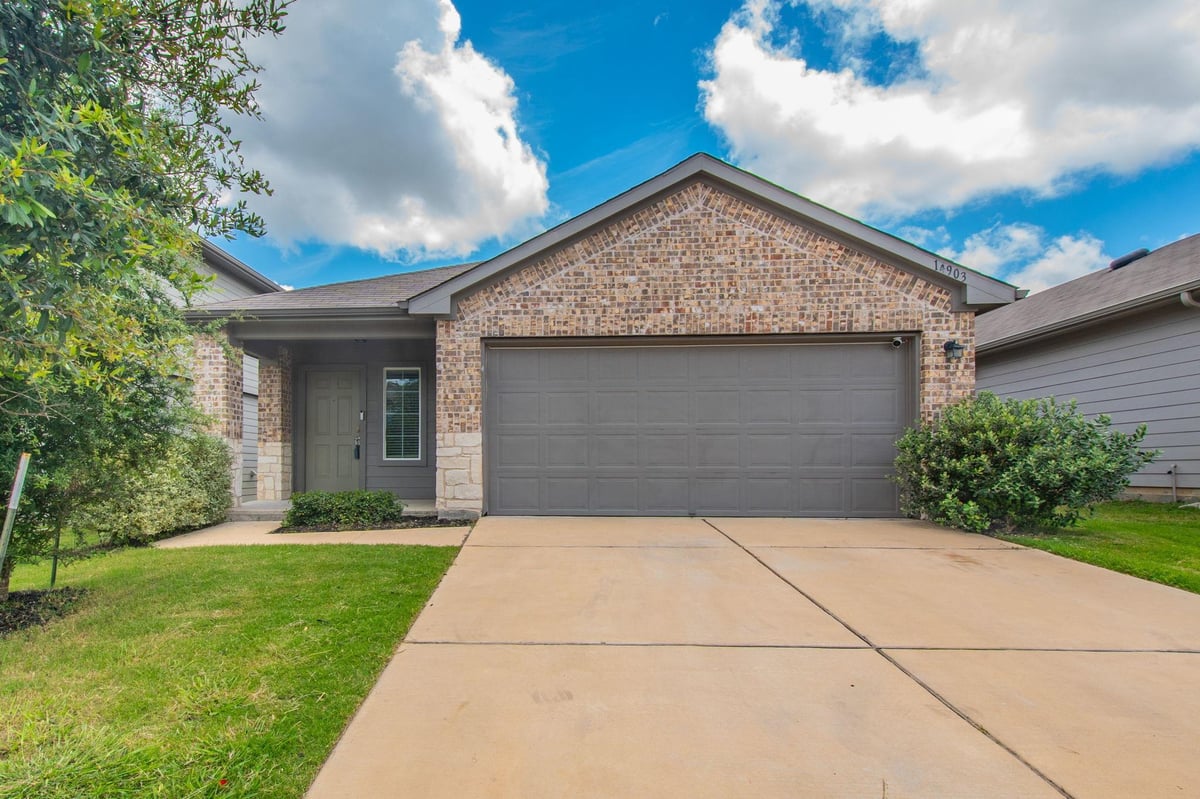 14903 Tuff RD - front exterior - Luxury home in Stonewater North Ph 2, Manor, TX