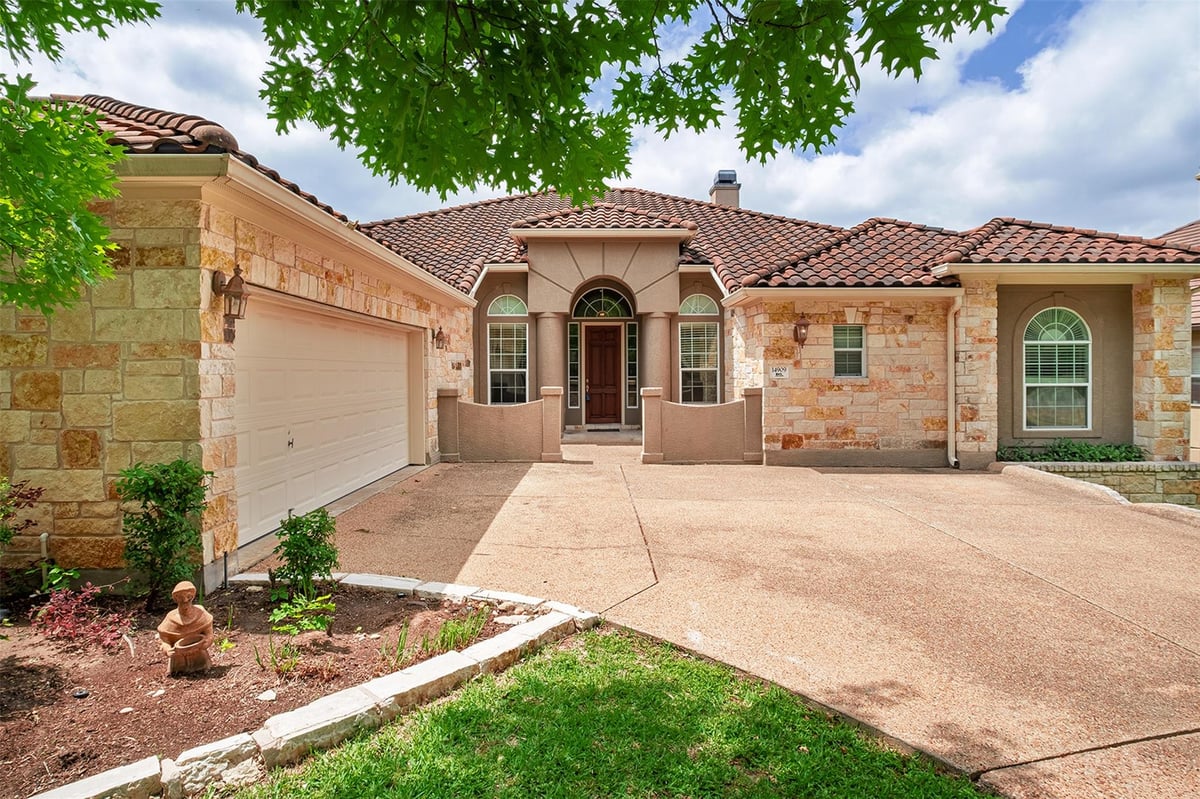View 14909 Spillman Ranch LOOP in Falconhead 14909 Spillman Ranch LOOP - property photo 1 - Luxury home in Falconhead, Austin, TX