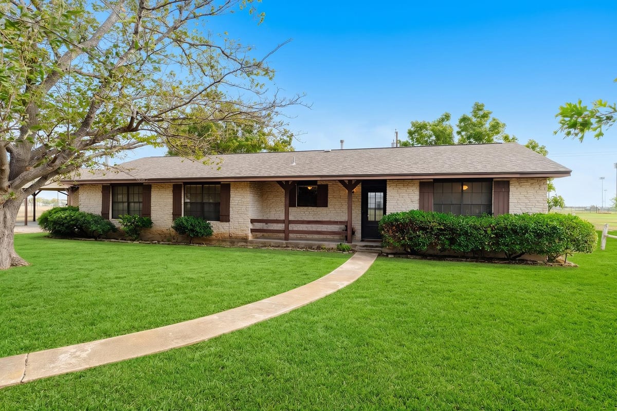 View 15 Brenda LN in Round Rock 15 Brenda LN, photo 1 of 30, Round Rock, Round Rock, TX