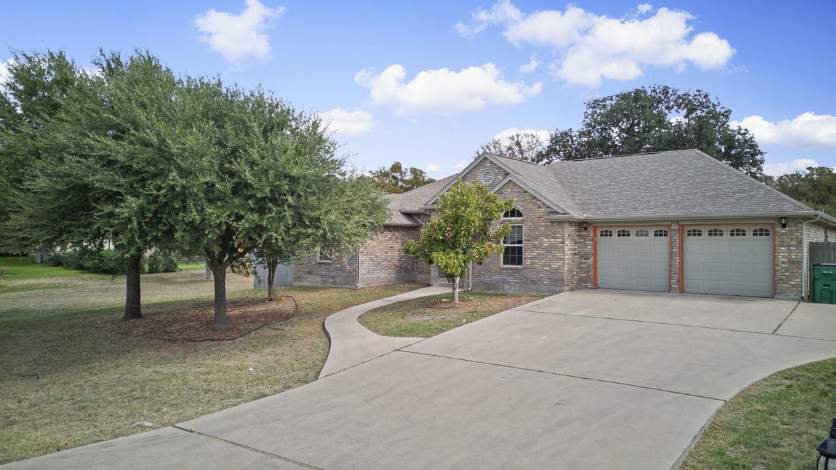 View 150 Chesterfield DR in Kingsland 150 Chesterfield DR, photo 1 of 30, Kingsland, Kingsland, TX