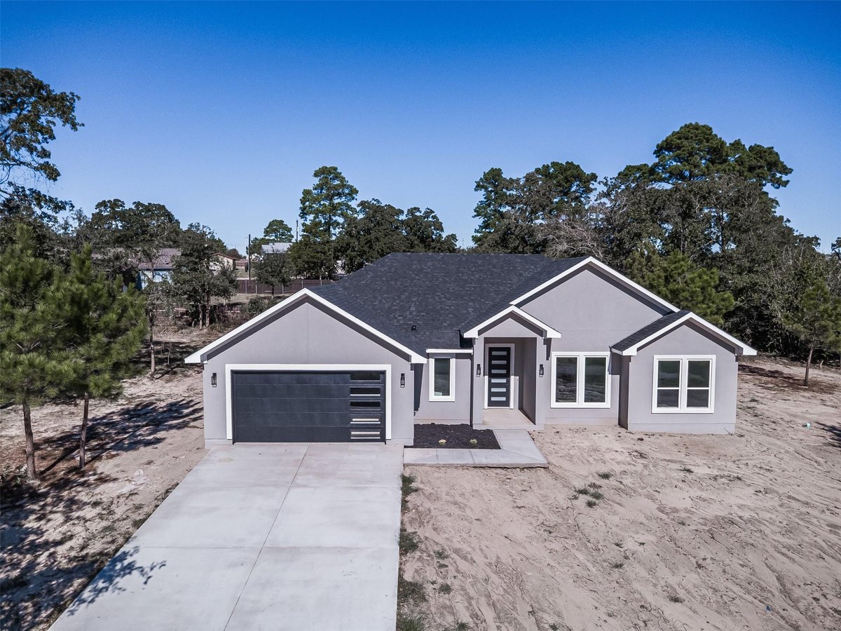 View 150 Tonkawa Dr in Circle D 150 Tonkawa Dr - property photo 1 - Luxury home in Circle D, Paige, TX