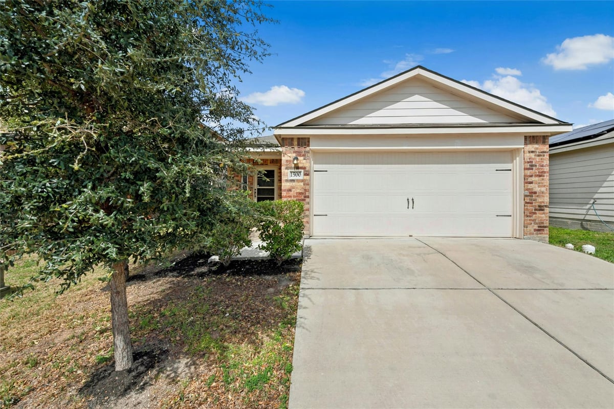 View 1500 Amy Dr in Bunton Creek 1500 Amy Dr - front exterior - Luxury home in Bunton Creek, Kyle, TX