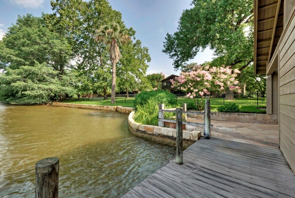 View 1500 Manana St in Lake Austin 1500 Manana St - property photo 1 - Luxury home in Lake Austin, Austin, TX
