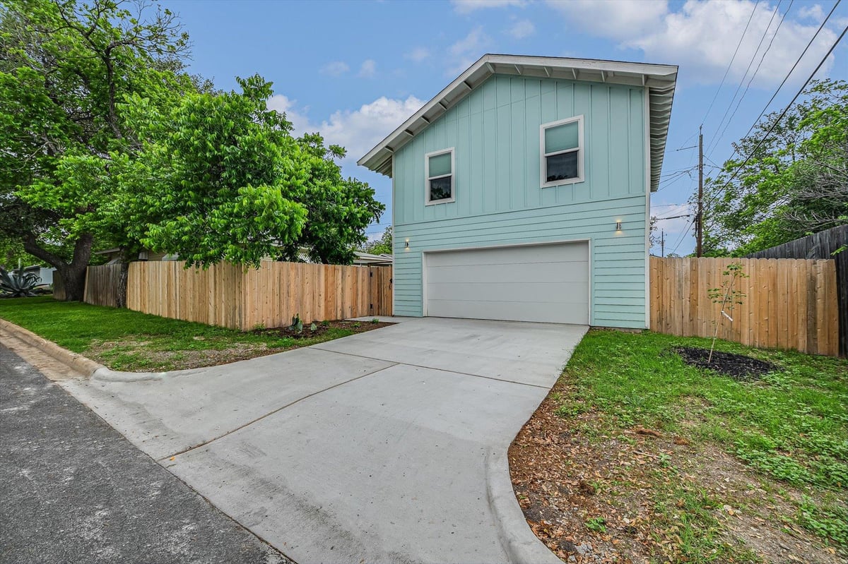 Primary bedroom at 1500 Villa nova Dr - Wooten Park Sec 02, Austin, TX