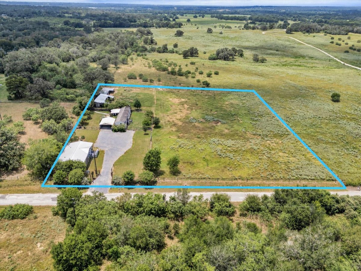 View 1500 Wattsville RD in N/A 1500 Wattsville RD - property photo 1 - Luxury home in N/A, Luling, TX