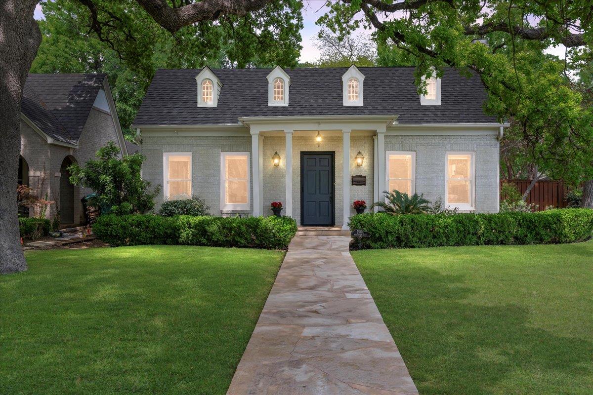 View 1500 Westover Rd in Edgemont 1500 Westover Rd - front exterior - Luxury home in Edgemont, Austin, TX