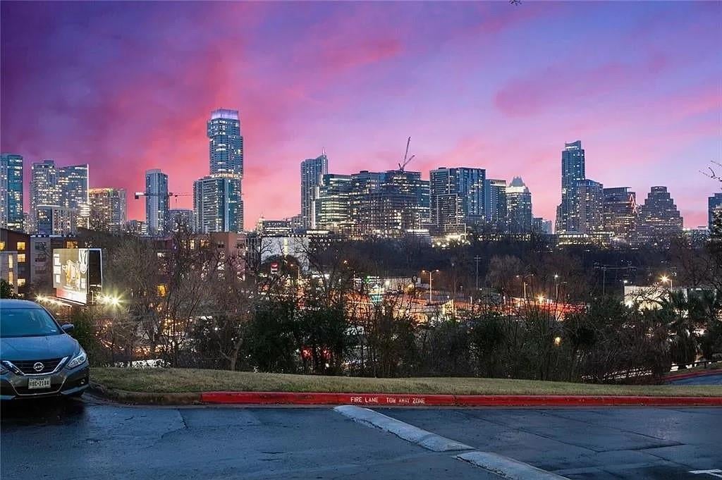 View 1501 BARTON SPRINGS RD Unit #113 in Talisman Condo Amd 1501 BARTON SPRINGS RD Unit #113 - property photo 1 - Luxury home in Talisman Condo Amd, Austin, TX