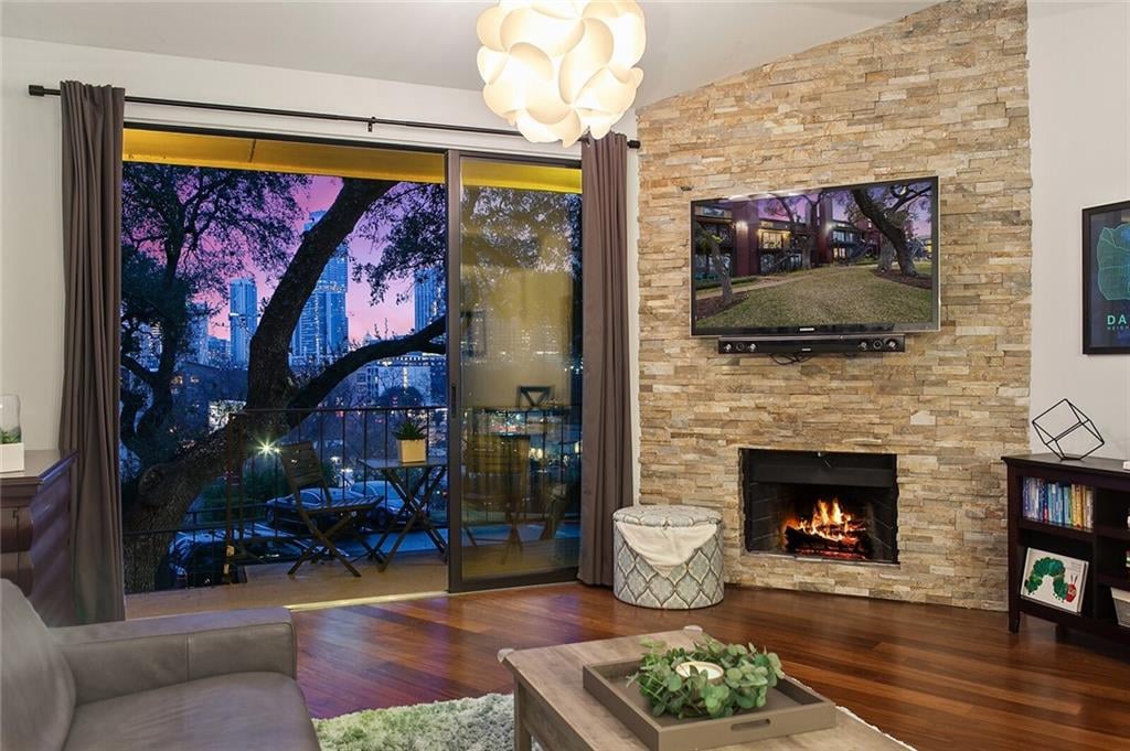 View 1501 Barton Springs RD Unit #225 in Talisman Condominium Amended 1501 Barton Springs RD Unit #225 - property photo 1 - Luxury home in Talisman Condominium Amended, Austin, TX