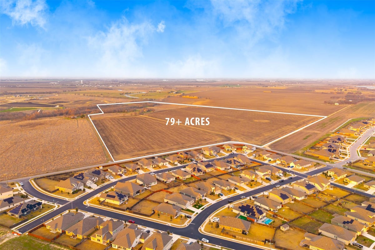 1501 County Road 132 - front exterior - Luxury home in 79.11 Acres, Hutto, TX