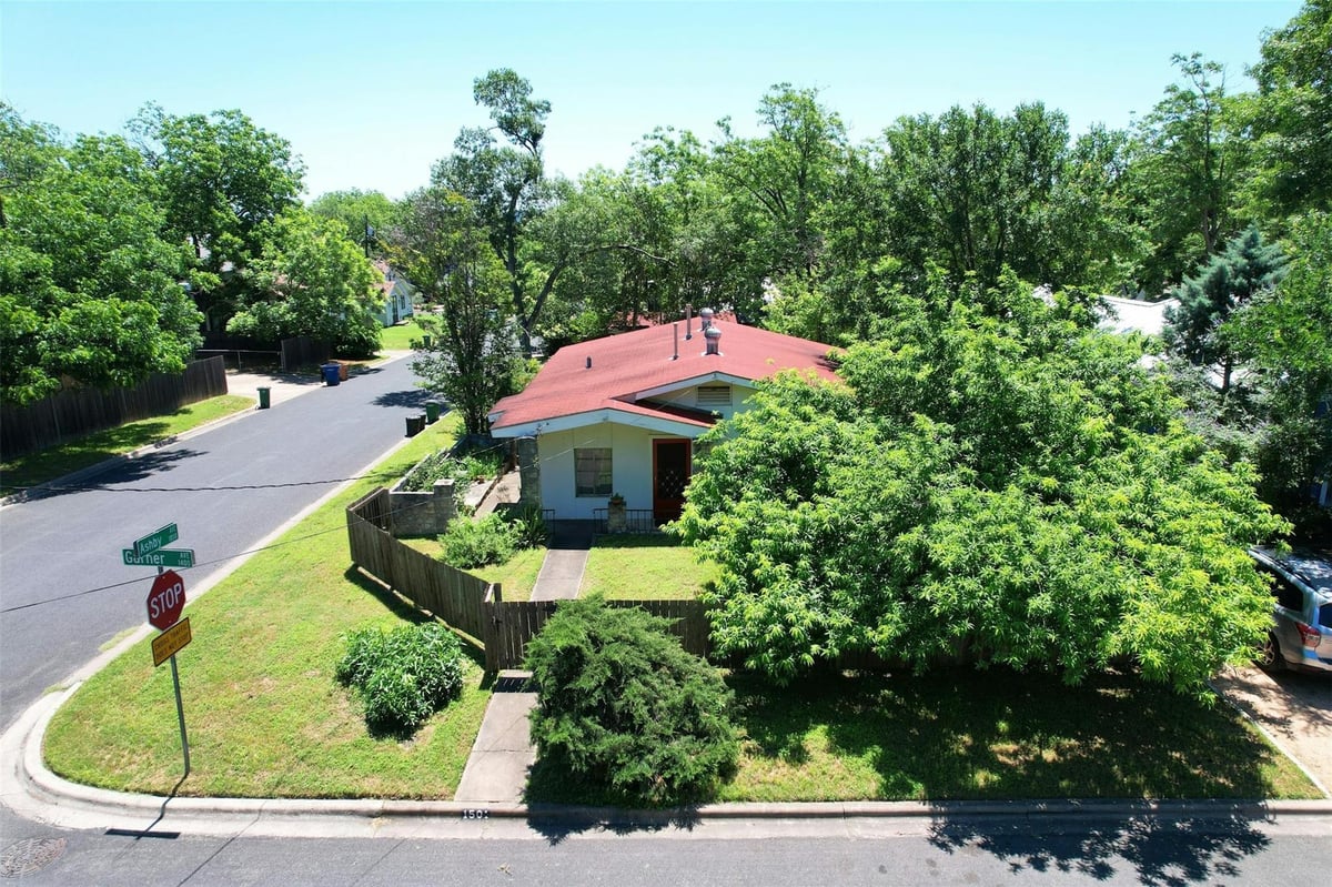 View 1501 Garner Ave in Barton Heights A 1501 Garner Ave - property photo 1 - Luxury home in Barton Heights A, Austin, TX