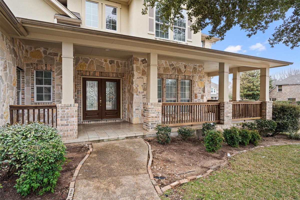 1501 Lake Forest CV - front exterior - Luxury home in Lake Forest Sec 01, Round Rock, TX
