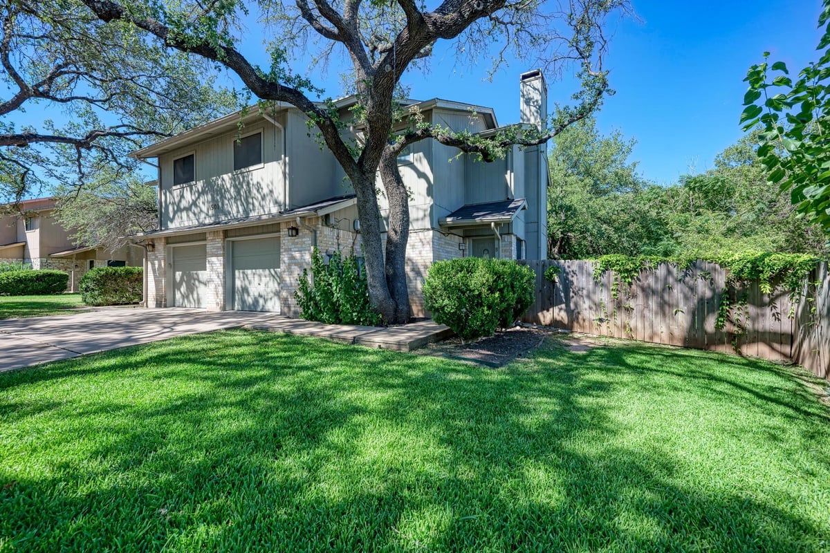 View 1501 Terrapin CT Unit #B in Beecave Woods Sec 02-A 1501 Terrapin CT Unit #B - property photo 1 - Luxury home in Beecave Woods Sec 02-A, Austin, TX