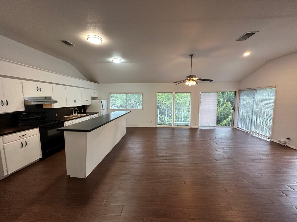 View 1501 W 9th ST Unit #C in Terrace Park 1501 W 9th ST Unit #C - property photo 1 - Luxury home in Terrace Park, Austin, TX