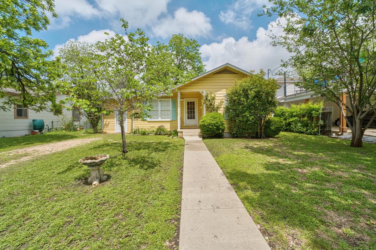 View 1502 Madison Ave in Crestview Add Sec 05 1502 Madison Ave - front exterior - Luxury home in Crestview Add Sec 05, Austin, TX