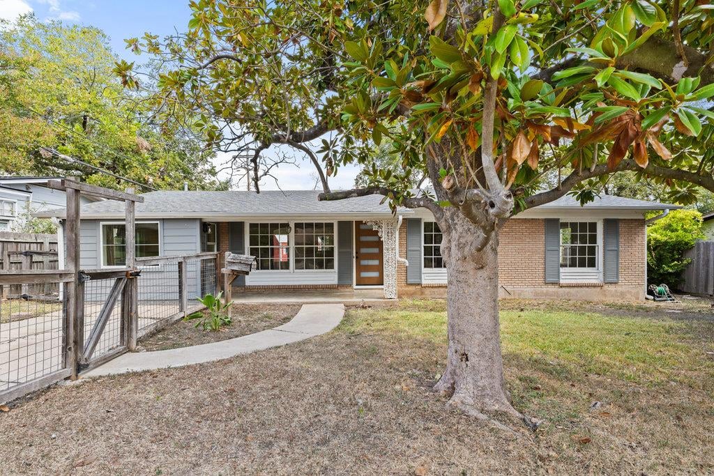 View 1502 Ridgehaven DR in Austin 1502 Ridgehaven DR - property photo 1 - Luxury home in Austin, Austin, TX