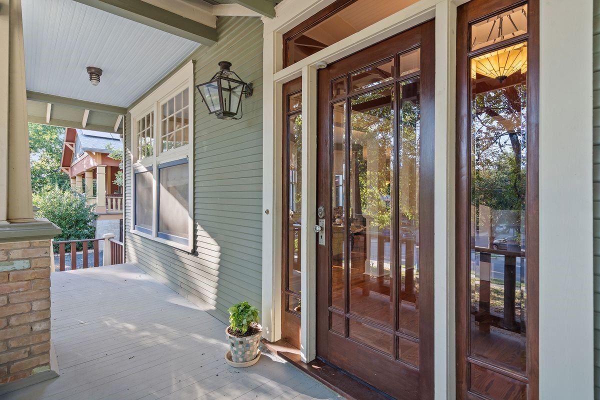 View 1504 W 9th St in Wendlandts 1504 W 9th St - front exterior - Luxury home in Wendlandts, Austin, TX