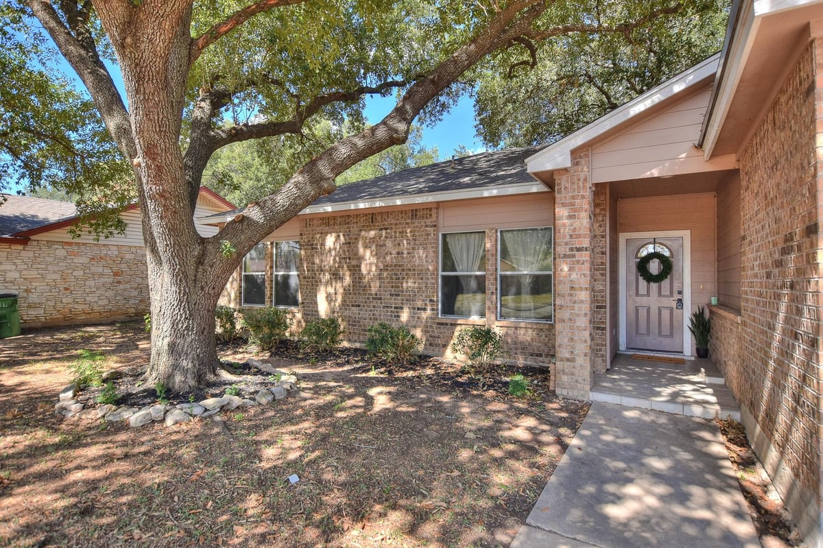 View 1504 Wroxton Way in Mesa Ridge Sec 01 1504 Wroxton Way - property photo 1 - Luxury home in Mesa Ridge Sec 01, Round Rock, TX