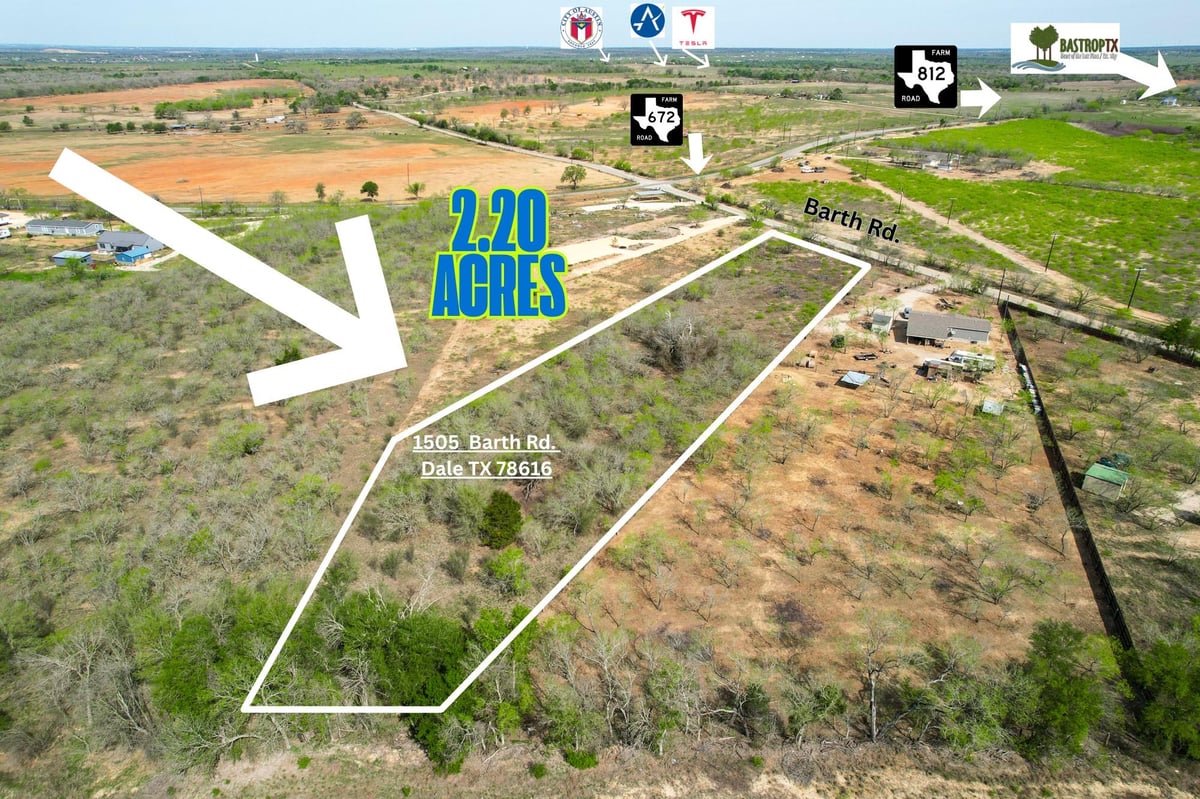 View 1505 Barth Rd in Oakmont Estates 1505 Barth Rd - front exterior - Luxury lot in Oakmont Estates, Dale, TX
