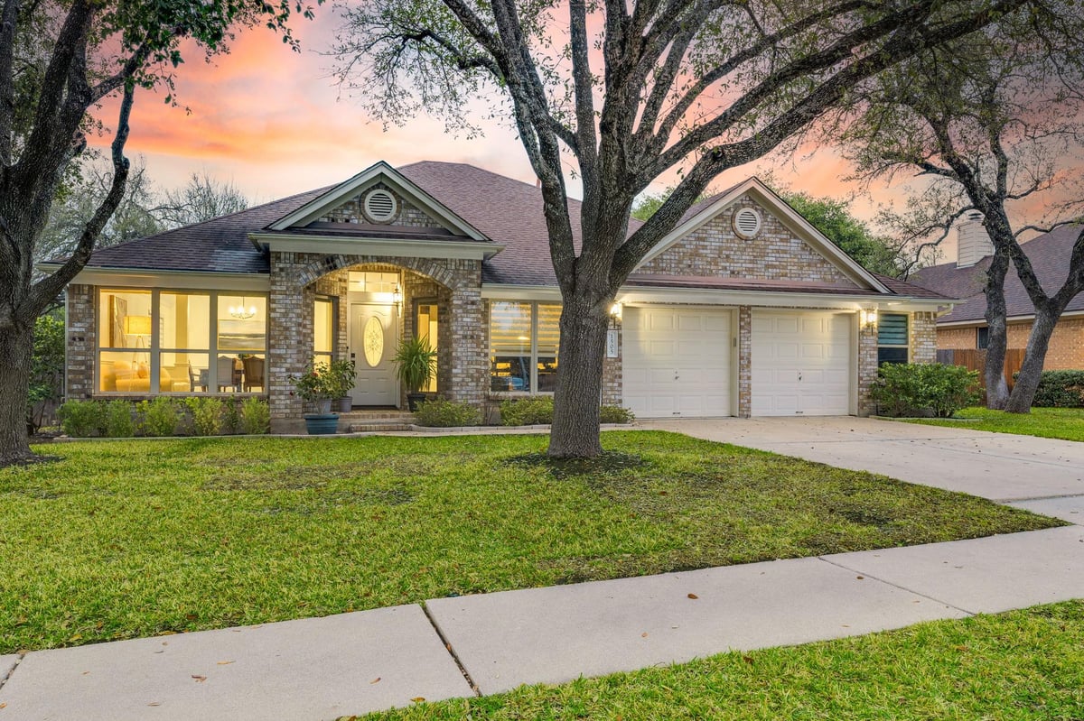 View 1505 Drop Tine Dr in Buttercup Creek Ph 04 Sec 01-2 Amd 1505 Drop Tine Dr - property photo 1 - Luxury home in Buttercup Creek Ph 04 Sec 01-2 Amd, Cedar Park, TX