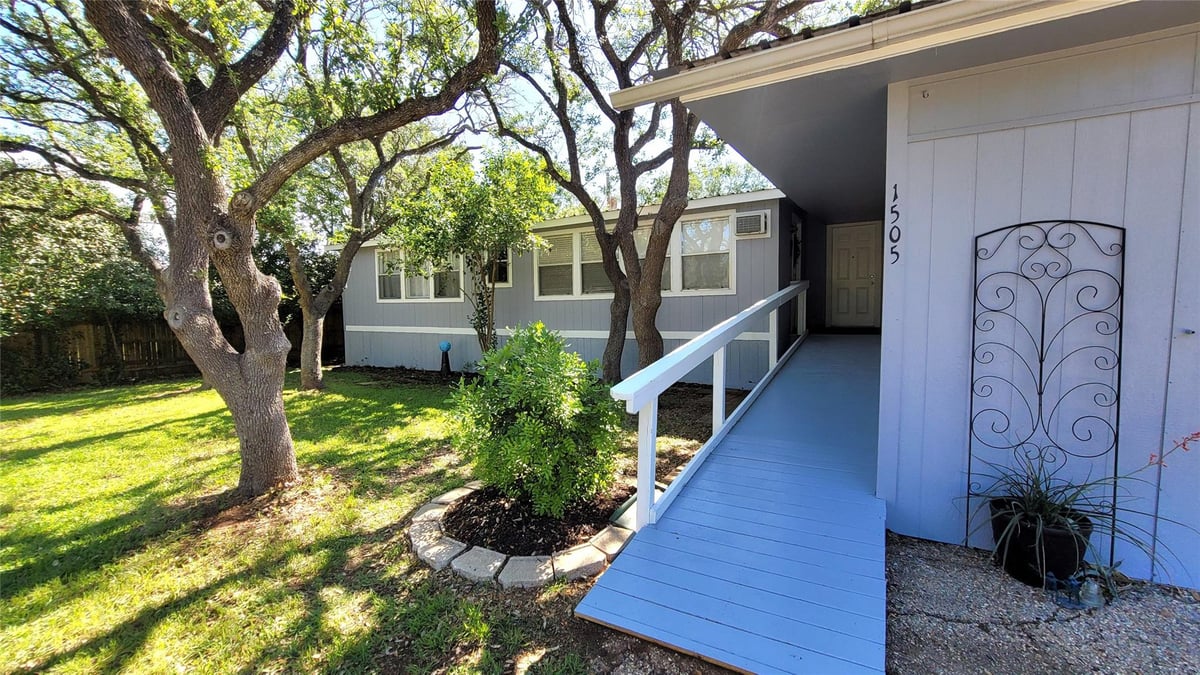 View 1505 Lancer LN in Austin Lake Hills 1505 Lancer LN, photo 1, Austin Lake Hills, Austin, TX