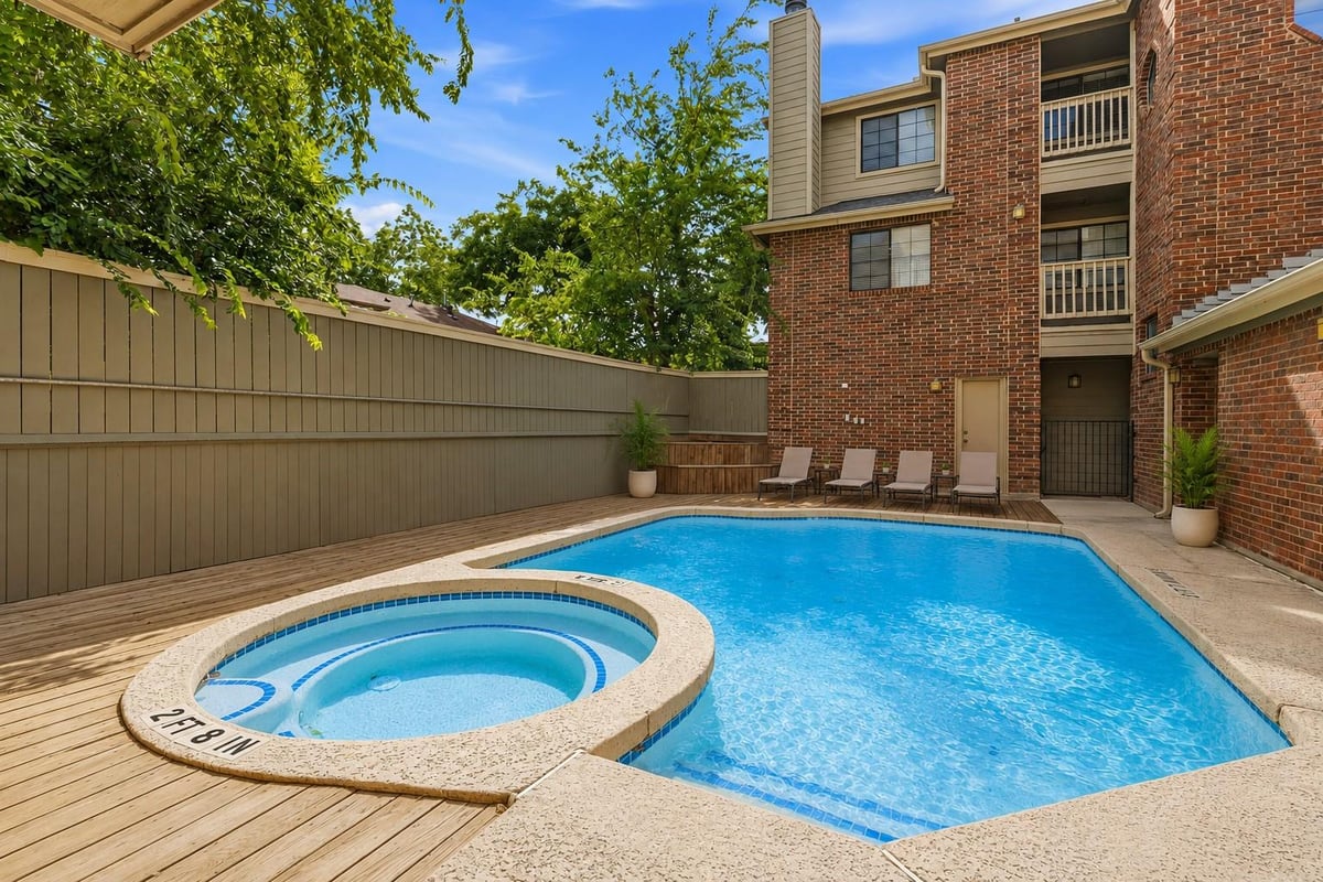 View 1506 Forest TRL Unit #101 in Forest Oaks Condo Amd 1506 Forest TRL Unit #101 - property photo 1 - Luxury home in Forest Oaks Condo Amd, Austin, TX
