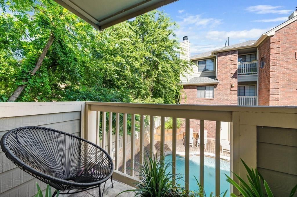 View 1506 Forest TRL Unit #104 in Forest Oaks Condo Amd 1506 Forest TRL Unit #104 - front exterior - Luxury home in Forest Oaks Condo Amd, Austin, TX