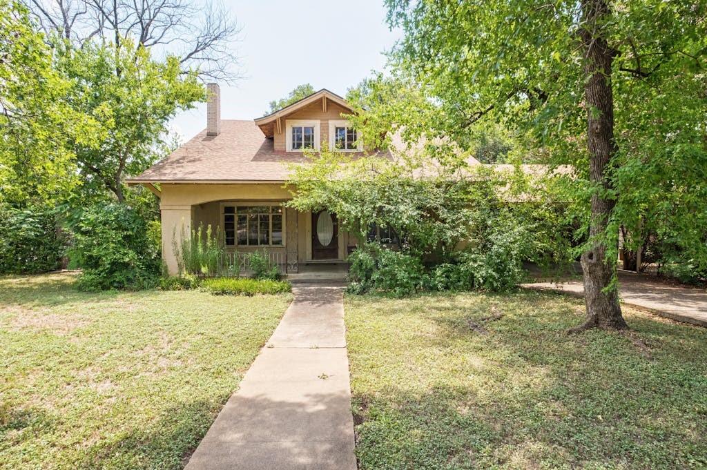 1507 Lorrain ST - front exterior - Luxury home in Enfield A, Austin, TX