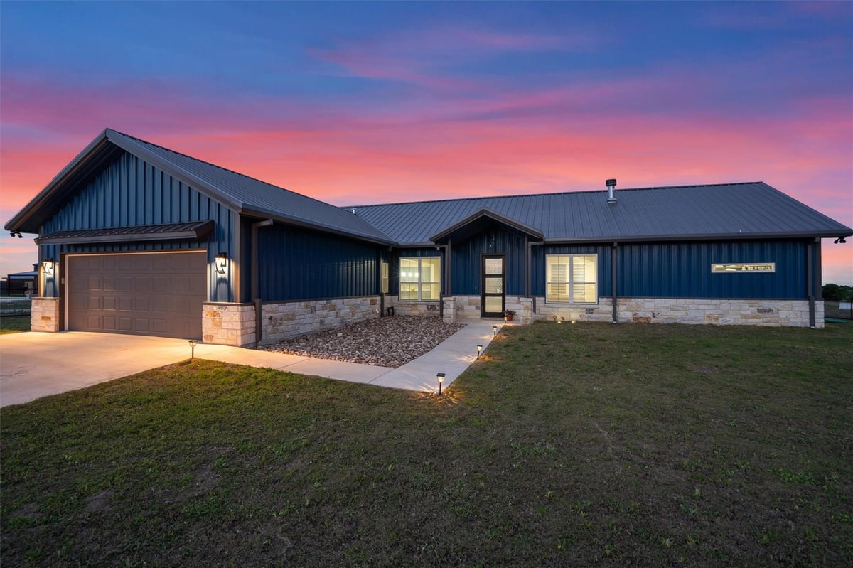 View 15073 Armstrong Estates RD in Armstrong Estates 15073 Armstrong Estates RD - property photo 1 - Luxury home in Armstrong Estates, Salado, TX