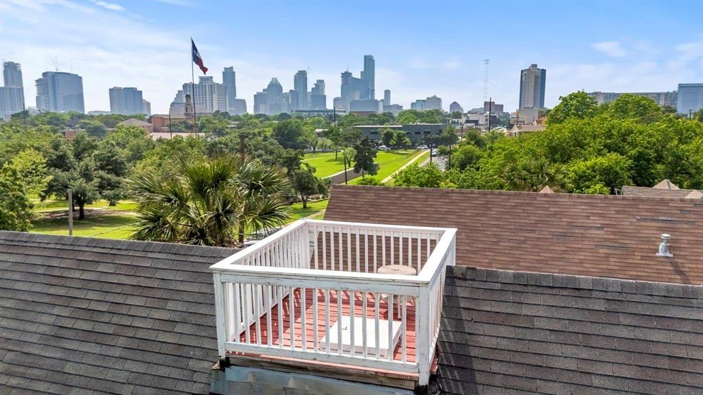 View 1508 E 11th St in Rectors 1508 E 11th St - front exterior - Luxury home in Rectors, Austin, TX