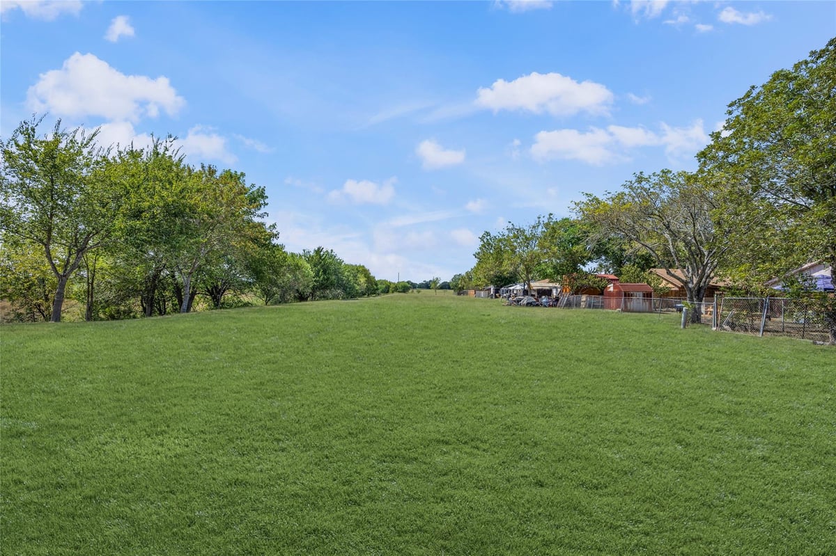 View 1508 Pendergrass St in Lake View 1508 Pendergrass St - front exterior - Luxury lot in Lake View, Lockhart, TX