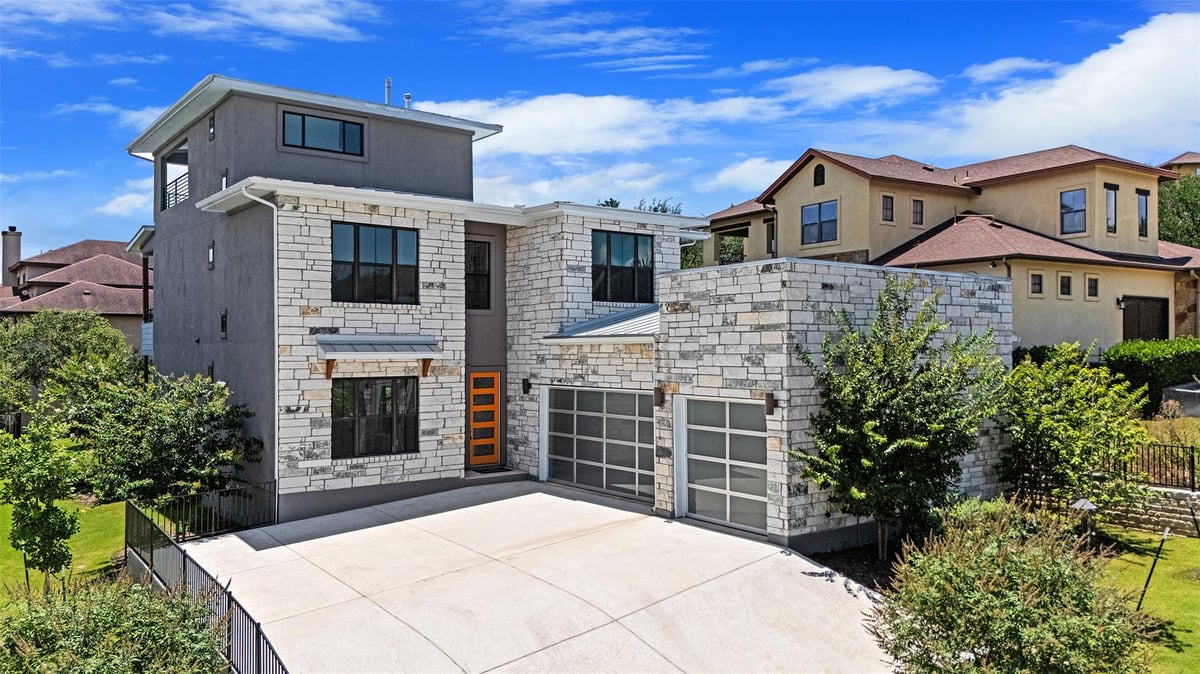 15087 Dorothy DR - front exterior - Luxury home in Cardinal Hills Unit 05, Austin, TX