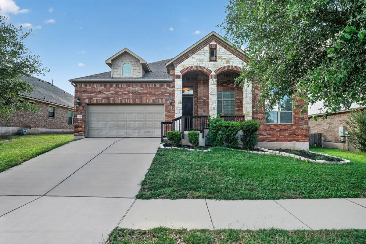 View 1509 Naranjo DR in Georgetown Village Sec 09 Ph 01 PUD 1509 Naranjo DR - front exterior - Luxury home in Georgetown Village Sec 09 Ph 01 PUD, Georgetown, TX
