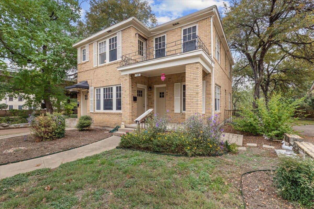 1509 Parkway - front exterior - Luxury home in Enfield 10, Austin, TX