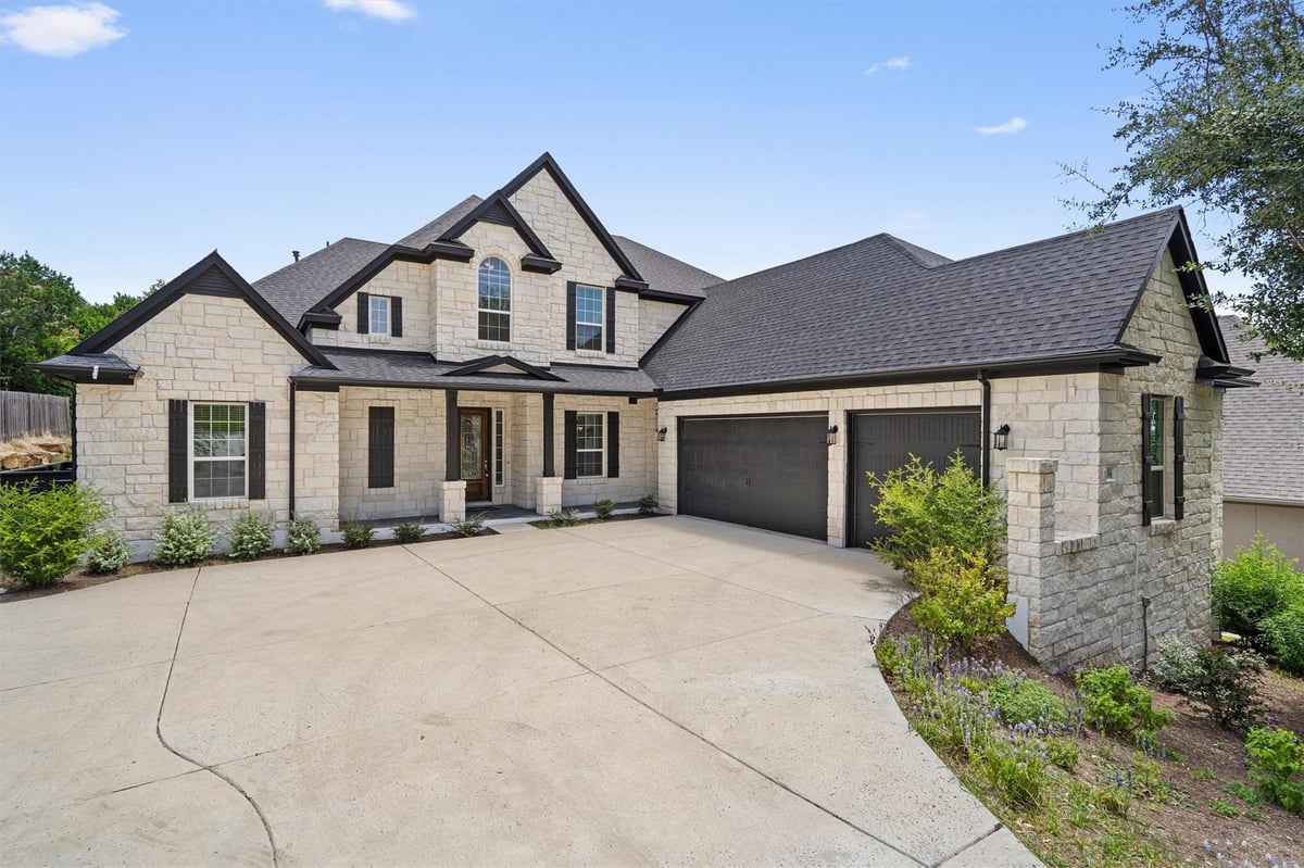 15098 Dorothy DR - front exterior - Luxury home in Cardinal Hills Unit 04A, Lakeway, TX