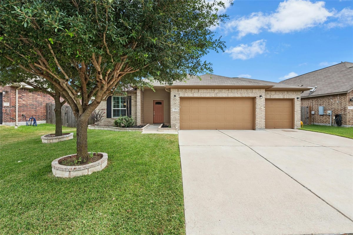 View 151 Plantain DR in Hutto Highlands SEC 1, PH B-2 151 Plantain DR - front exterior - Luxury home in Hutto Highlands SEC 1, PH B-2, Hutto, TX
