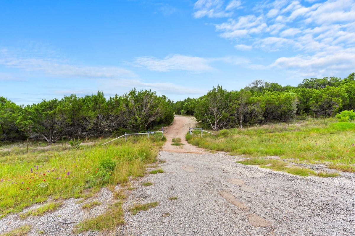 View 1510 Fm 580 in Gunderland Park Ran Ref 1510 Fm 580 - front exterior - Luxury home in Gunderland Park Ran Ref, Lampasas, TX