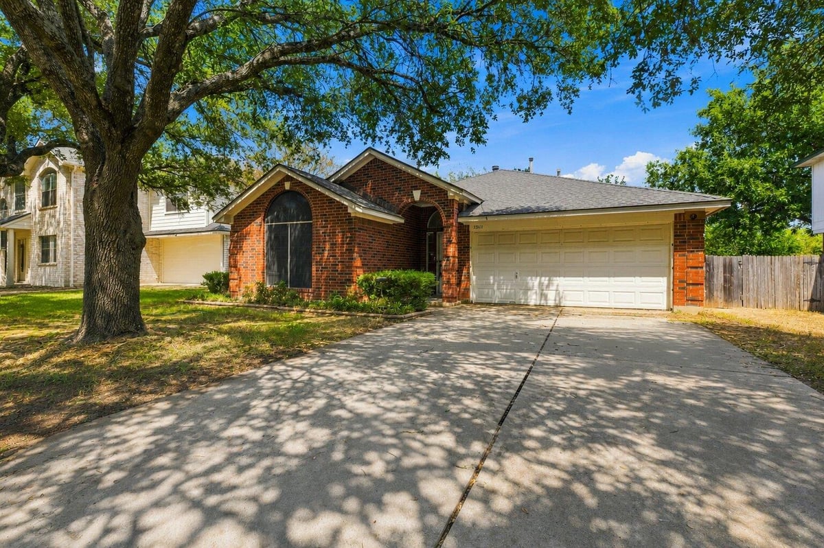 View 1511 Arusha ST in Springbrook Centre Ph A 1511 Arusha ST - property photo 1 - Luxury home in Springbrook Centre Ph A, Round Rock, TX