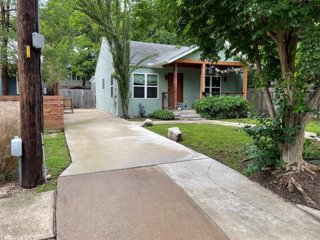 View 1511 Dexter ST in Templer J W 1511 Dexter ST - property photo 1 - Luxury home in Templer J W, Austin, TX