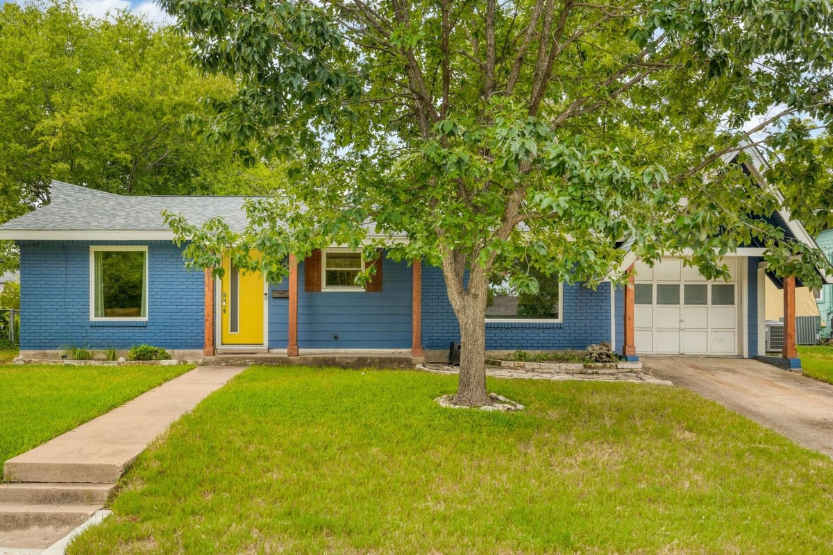 View 1511 Fairfield Dr in Wooten Park Sec 05 1511 Fairfield Dr - front exterior - Luxury home in Wooten Park Sec 05, Austin, TX