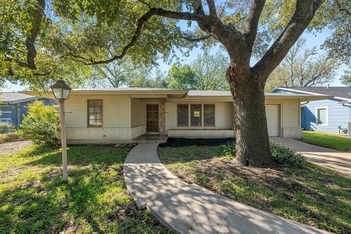 View 1511 VILLANOVA Dr in WOOTEN PARK SEC 2 1511 VILLANOVA Dr - front exterior - Luxury home in WOOTEN PARK SEC 2, Austin, TX