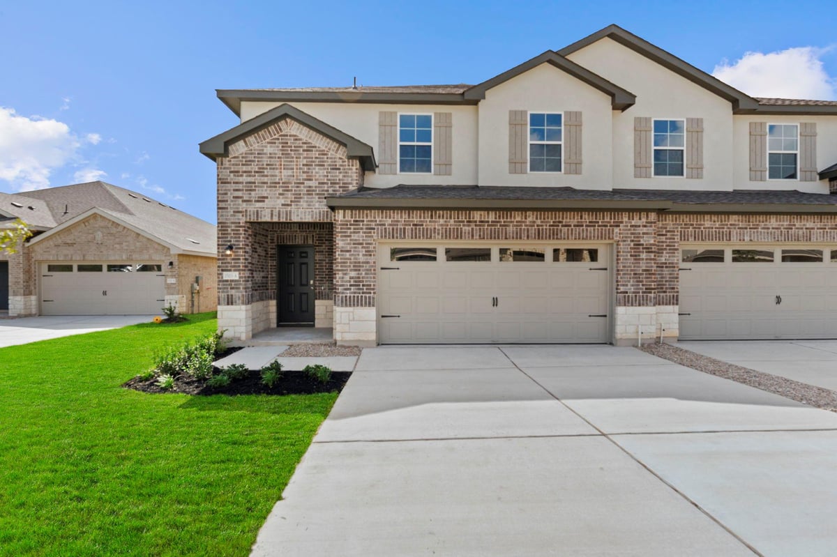 15113 - A Afleet Alex ST - front exterior - Luxury home in Palomino, Manor, TX