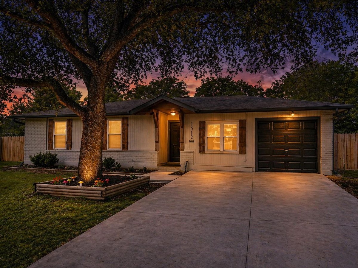 View 1512 W Mesa Park Dr in Mesa Park Sec 1 1512 W Mesa Park Dr - front exterior - Luxury home in Mesa Park Sec 1, Round Rock, TX