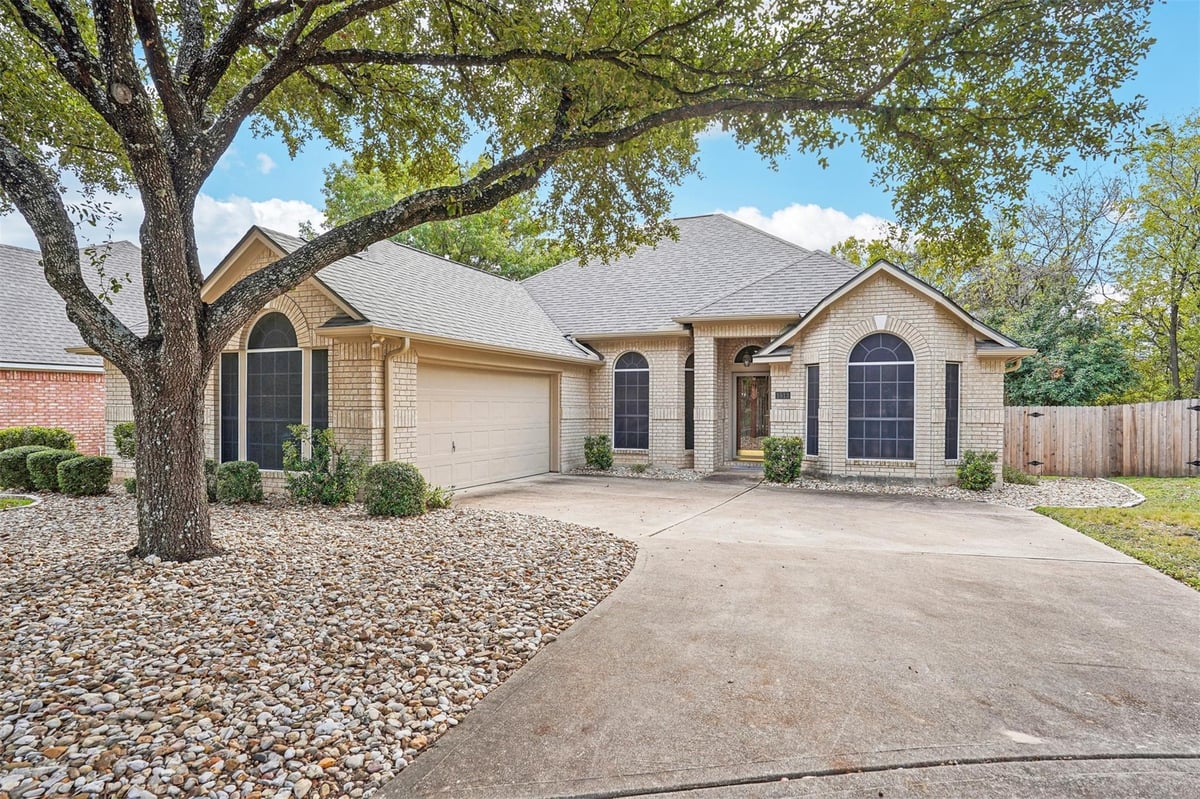 View 1513 Braided Rope Dr in Scofield Ph 06 Sec 01 1513 Braided Rope Dr - front exterior - Luxury home in Scofield Ph 06 Sec 01, Austin, TX