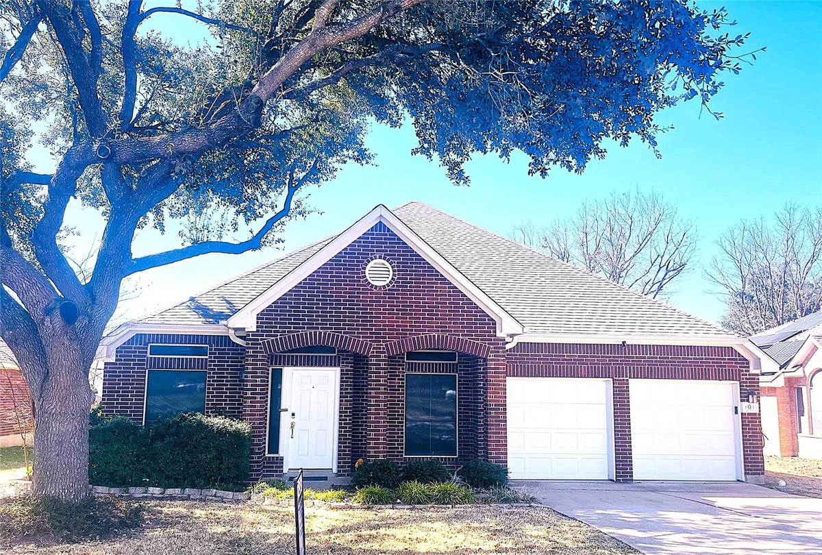 View 1513 Cherokee Run in Club At Wells Point Ph A Sec 1513 Cherokee Run - property photo 1 - Luxury home in Club At Wells Point Ph A Sec, Pflugerville, TX
