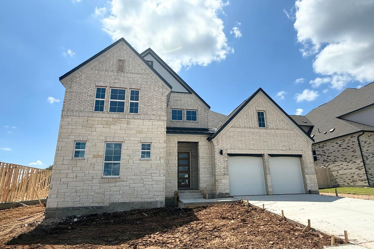 1513 Shelby LN - front exterior - Luxury home in Heights at San Gabriel, Georgetown, TX