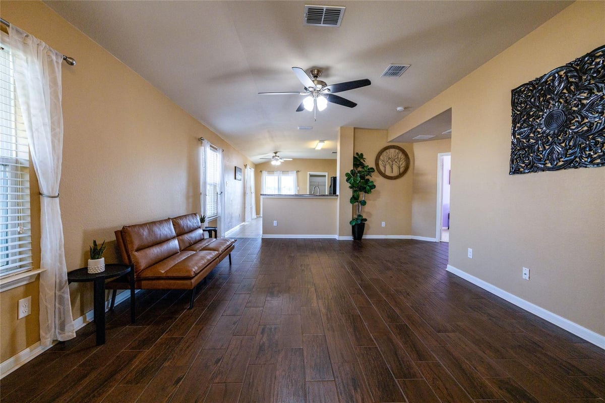 View 1514 Wedgewood Cv in Windridge Add 1514 Wedgewood Cv - property photo 1 - Luxury home in Windridge Add, Lockhart, TX